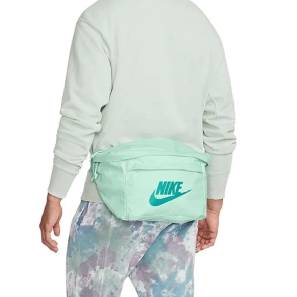 New🌿Nike Tech 10L Hip Pack Mint Green - Picture 2 of 11
